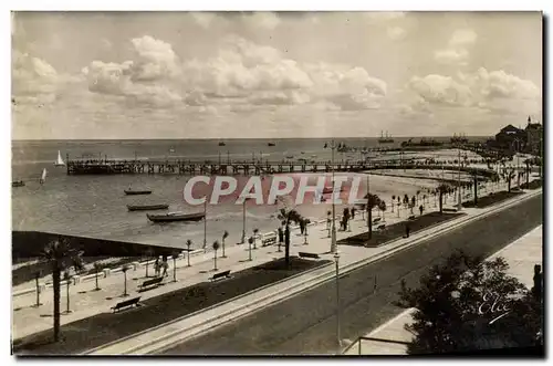 Ansichtskarte AK Arcachon Nouveau Boulevard Promenade Jetee Thiers et d Eyrac vues du grand hotel