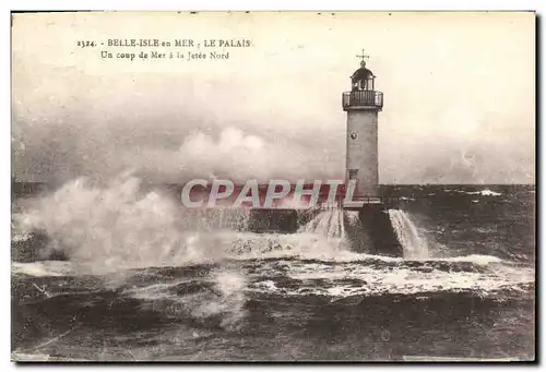 Ansichtskarte AK Belle Isle en Mer Le Palais Un coup de Mer a la Jetee Nord Phare