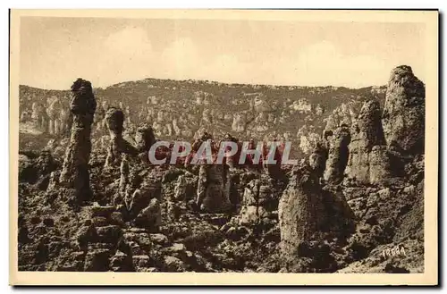 Cartes postales Cirque de Moureze Un dedale de rues bordees de bastions Pyramides