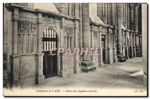 Ansichtskarte AK Laon de Cathedrale Portes des Chapelles laterales