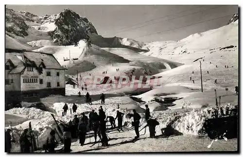 Cartes postales moderne La Mongie DEpart pour le ski Au fond le Tourmalet