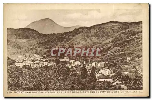 Ansichtskarte AK Royat dans son nid de verdure au pied de la montagne du Puy de Dome