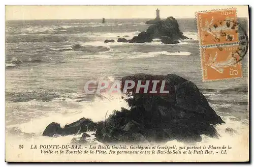 Cartes postales Le Pointe Du Raz Les Recifs Gorleik Gorlegreiz et Gorlepell qui portent le phare de la vielle et