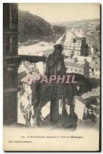 Cartes postales Le Roi Gradlon dominant la Ville de Quimper