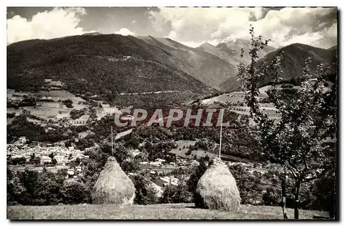 Cartes postales moderne Allevard les Bains Vue generale au fond le Collet et le Grand Charnier