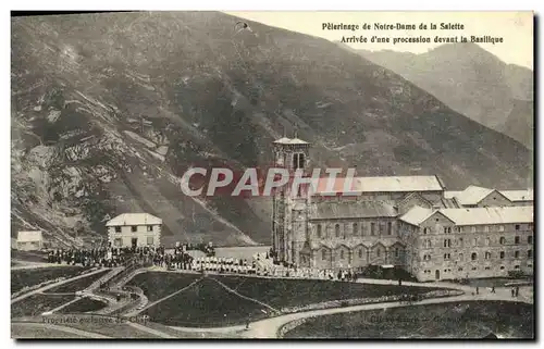 Ansichtskarte AK Pelerinage de Notre Dame de La Salette Arrivee d une procession devant la Basillique