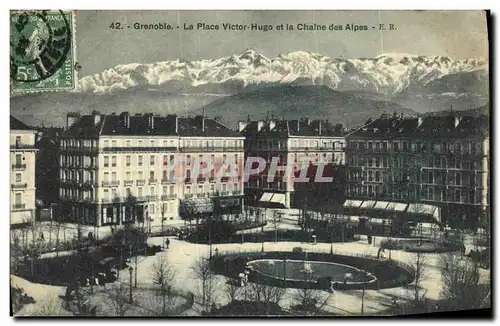 Cartes postales Grenoble La Place Victor Hugo et la Chaine des Alpes