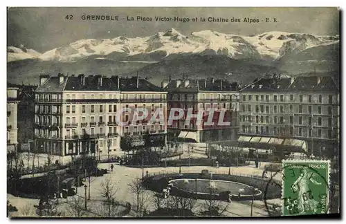 Cartes postales Grenoble La Place Victor Hugo et la Chaine des Alpes