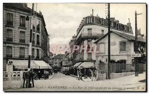 Cartes postales Nanterre La Rue du Chemin de fer au passage a niveau