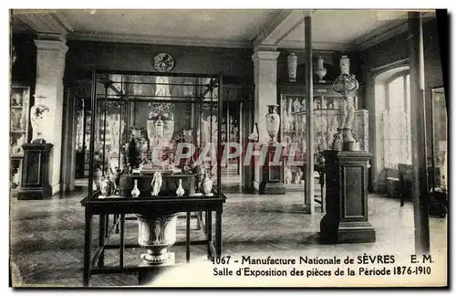 Cartes postales Manufacture Nationale de Sevres Salle d Exposition des pieces de la Periode 1876 1910