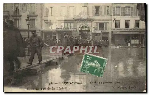 Ansichtskarte AK Paris Inonde Cliche 29 janvier 1910 Passerelle de la rue de la Pepiniere