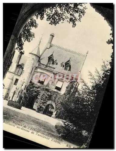 Cartes postales Ruines de l Abbaye de Jumieges Batiment au dessus de l ancienne entree