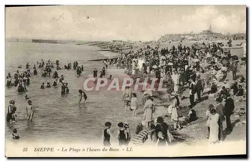 Cartes postales Dieppe La Plage a l heure du Bain