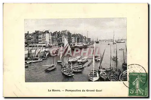 Ansichtskarte AK Le Havre Perspective du Grand Quai Bateaux de peche