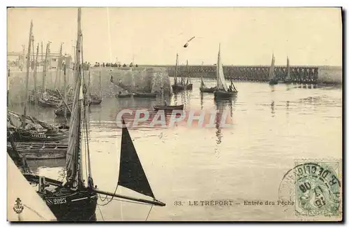 Cartes postales Le Treport Entree des Pecheurs Bateaux