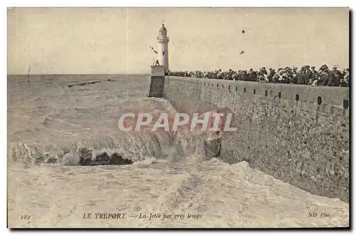 Cartes postales Le Treport La Jetee Par Gros Temps