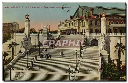 Cartes postales Marseille Escatier de la Gare