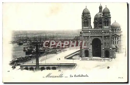 Ansichtskarte AK Marseille La Cathedrale Bateaux