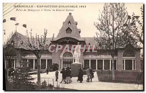 Cartes postales Marseille Exposition Coloniale 1922 Palais de Madagascar et statue du general Gallieni