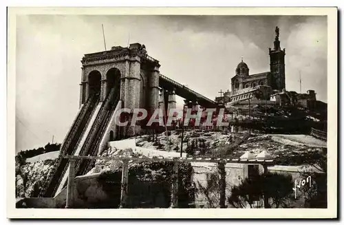 Cartes postales Marseille Basilique de Notre Dame de la Garde Les Ascenseurs