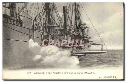 Cartes postales Bateau Guerre Lancement d une Torpille a bord d un Croiseur d Escade