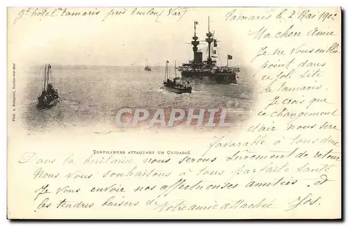 Cartes postales Bateau Guerre Torpileurs Attaquant un Cuirasse