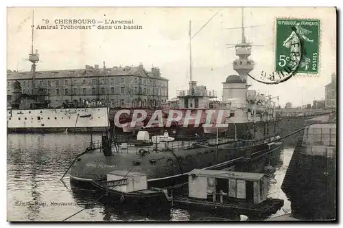 Ansichtskarte AK Bateau Guerre Cherbourg L Arsenal Amiral Trehouart dans un bassin