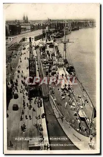 Cartes postales moderne Bateau Guerre Port Autonome Bordeaux Croiseur devant les Quinconces