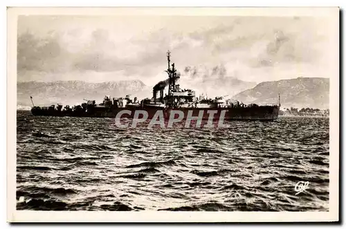 Cartes postales moderne Bateau Guerre Fregate Escarmouche