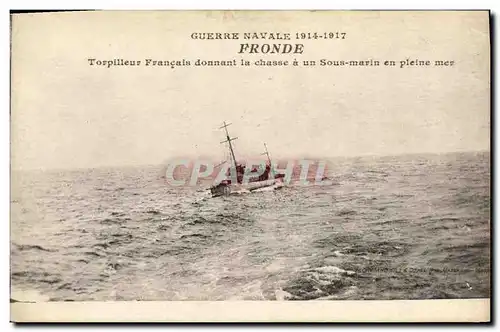 Ansichtskarte AK Bateau Guerre Fronde Torpilleur Francais Donnant la Chasse a Un Sous Marin en Pleine