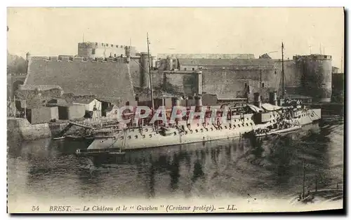 Cartes postales Bateau Guerre Brest Le chateau et le Guichen Croiseur protege