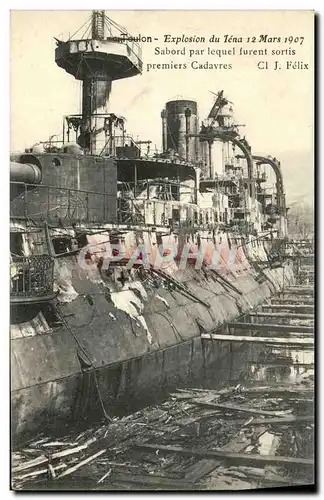 Cartes postales Bateau Guerre Toulon Explosion du Iena Sabord par lequel furent sortis les premiers cadavres