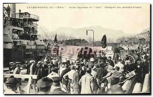 Ansichtskarte AK Catastrophe Du Iena Apres L explosion du Iena Toulon Transport des premiers blesses