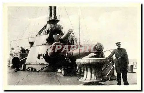 Cartes postales Bateau Guerre Marine de Querre Tourelles avant Canons de 305 Artillerie des Cuirasses d Escadre