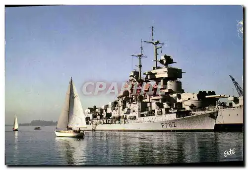 Cartes postales moderne Bateau Toulon Un escorteur et le cuirasse Jean Bart