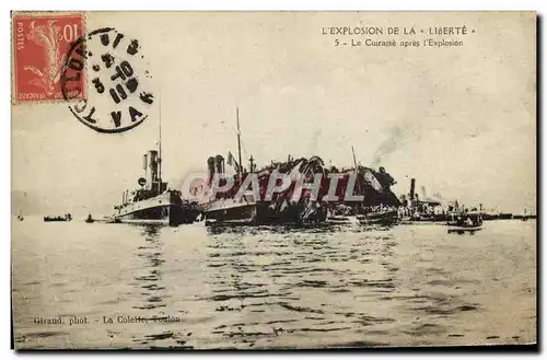 Cartes postales Bateau Explosion de la Liberte Cuirasse apres l explosion