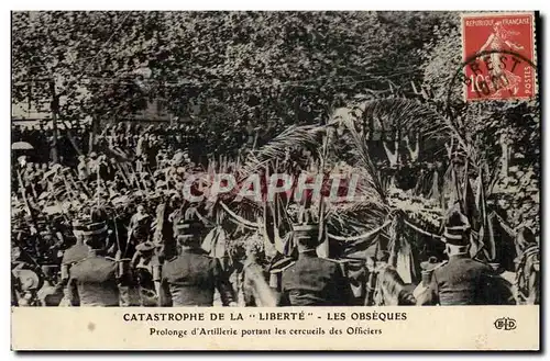 Cartes postales Bateau Catastrophe de la Liberte Toulon Prolonge d artillerie portant les cercueils des officier