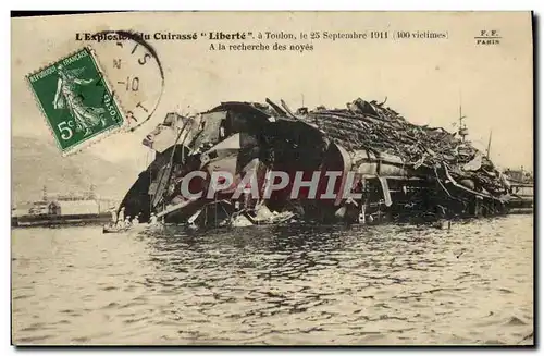 Cartes postales Bateau Explosion du cuirasse Liberte A le recherche des noyes