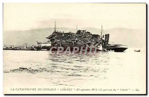 Cartes postales Bateau Catastrophe du Liberte Toulon Ce qui reste de la liberte