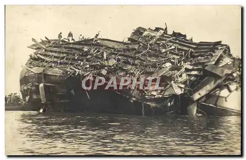 CARTE PHOTO Bateau Catastrophe du Liberte Toulon L epave laissant voir une tourelle et un canon reto