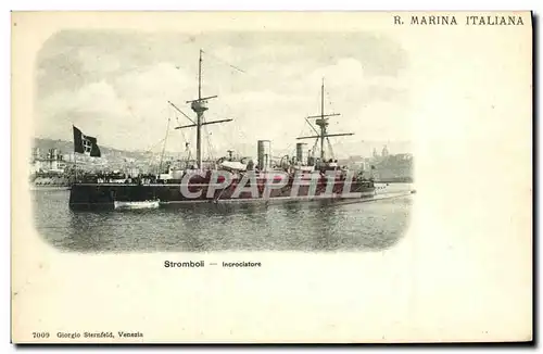 Ansichtskarte AK Bateau Guerre Stromboli Incrociatore R Marina Italiana
