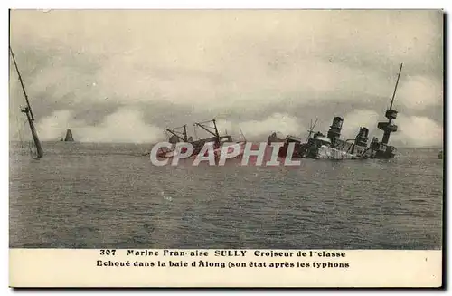 Ansichtskarte AK Bateau Guerre Le Sully Croiseur de 1ere classe Echoue dans la baie d Along son etat apres les ty