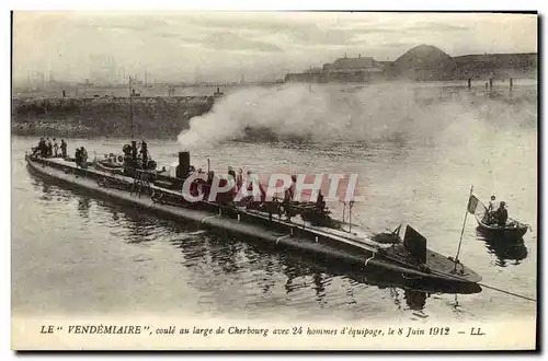 Cartes postales Bateau Guerre Le Vendemiaire coule au large de Cherbourg le 8 juin 1912 Sous marin