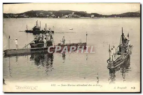 Ansichtskarte AK Bateau Guerre Sous marin attendant les ordres