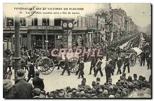 Cartes postales Bateau Guerre Catastrophe du Pluviose Les 27 affuts encadres entre 2 files de marins