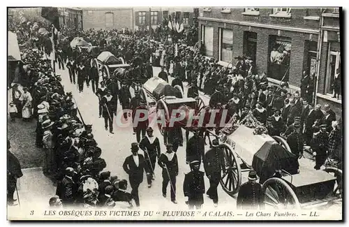 Cartes postales Bateau Guerre Perte du Pluviose a CAlais Les chards funebres