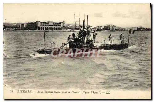 Ansichtskarte AK Bateau Guerre Bizerte Tunisie Sous marin traversant le canal type Thon