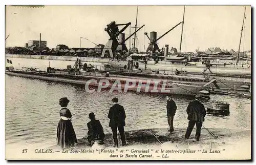 Cartes postales Bateau Guerre Calais Sous marins Ventose et Germinal et le contre torpilleur La Lance dans le ba