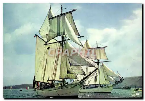 Cartes postales moderne Bateau L etoile et la Belle Poule voguant toutes voiles au vent