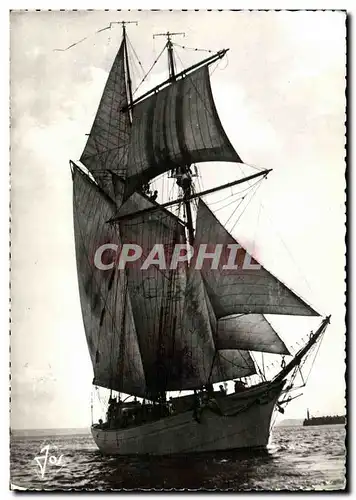 Cartes postales moderne Bateau Guerre L une des 2 goelettes de l ecole bavale